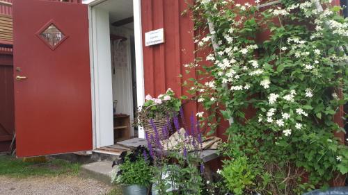 Tvaaker Cabin | Rönnås Lada