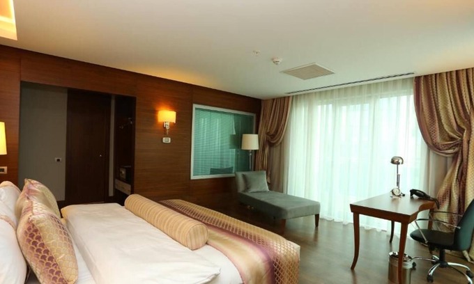 Ankara House | R 1823 Holiday Inn Ankara Cukurambar