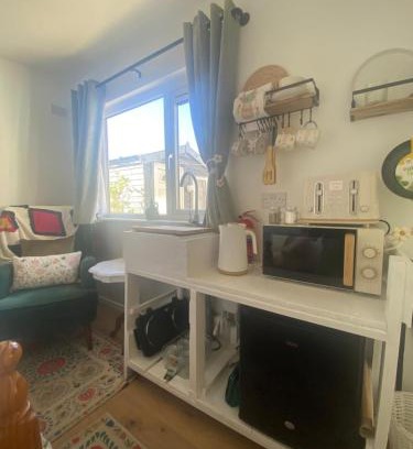Londonderry Cabin | R and B Cosy Cabin