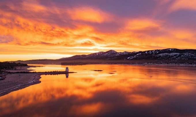 Big Bear Lake Cabin | “R” Hidden Gem💎CoZy&Romantic💋HotTub AC Tranquil Serene 1 Acre Golf Bikes