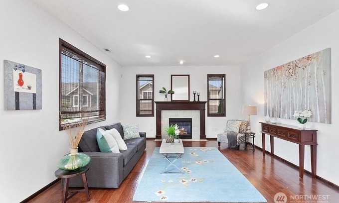 Renton House | R4: RAINIER VILLA