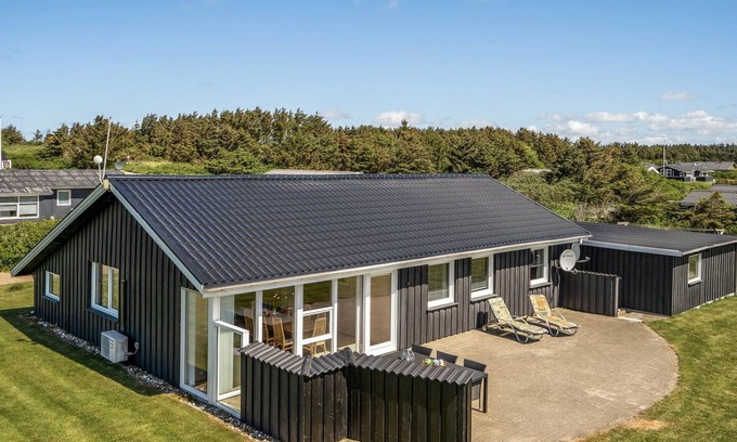 Nr. Lyngby House | "Raadengaard" - 400m from the sea by Interhome