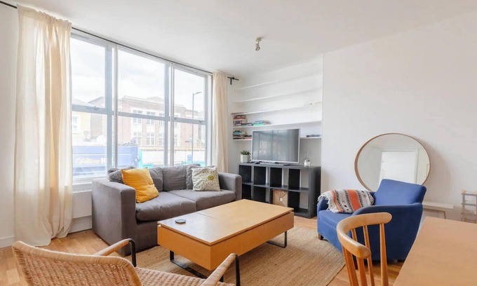 Finsbury Park Apartment | Radiant 3BD Flat with Terrace, Holloway