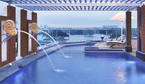 Ulsoor Hotel | Radisson Bengaluru City Center