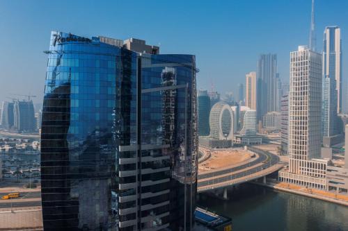 Business Bay Hotel | Radisson Blu Hotel, Dubai Canal View
