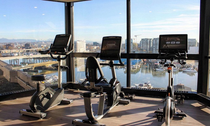 Richmond Hotel | Radisson Blu Vancouver Airport Hotel & Marina