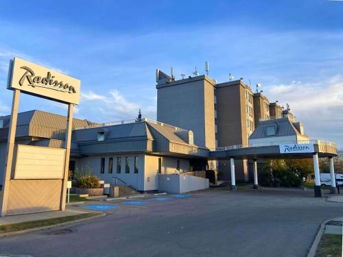 West Edmonton Hotel | Radisson Hotel & Conference Centre Edmonton