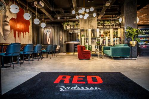 Peninsula Hotel | Radisson RED London Greenwich The O2
