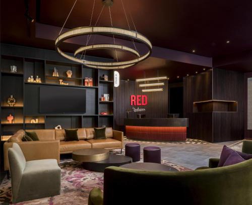 St. Margarets and North Twickenham Hotel | Radisson RED London Twickenham