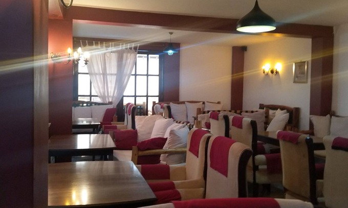Ngong Hotel | Raf' Rafreel Hotel