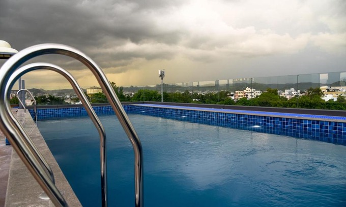Central Area Hotel | Raghu Mahal Hotel