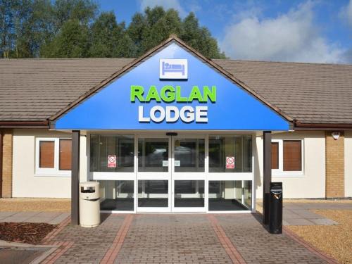 Llanvair Kilgeddin Hotel | Raglan Lodge