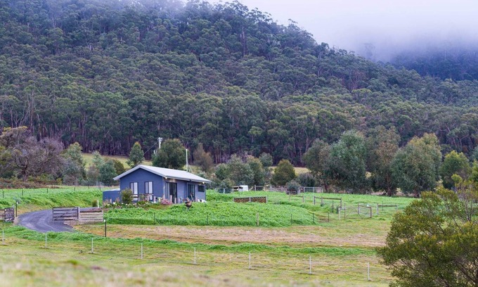 Raglan House | RAGLAN Retreat Victoria - Peaceful Mountainside Views
