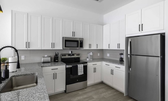 Denton Apartment | Railyard 1BD 17 - One Bedroom Apartment, Sleeps 2