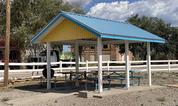 Carrizozo Hotel | Rainbow Inn & Cottages