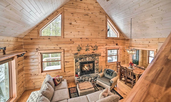 Irons Cabin | 'Rainbow Lodge' at Scenic Double J River Camp