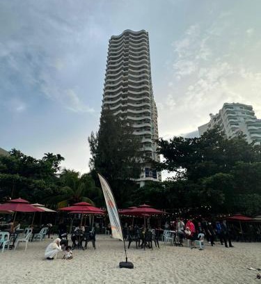 Tanjung Bungah Apartment | Rainbow Paradise Homestay @ Tanjung Bungah by Landmark