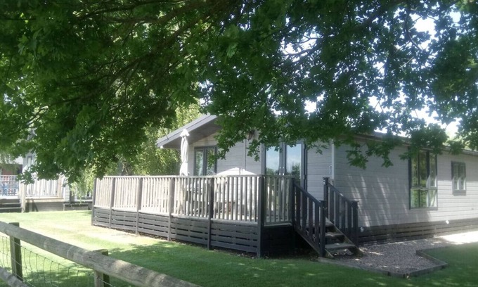 Romney Marsh Other | Rainbow Petty - Pine lodge - Kent countryside
