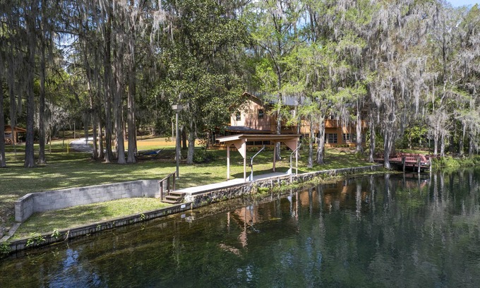 Dunnellon House | Rainbow River mid-century Estate Sleeps 22+ people and guarantees unlimited fun!