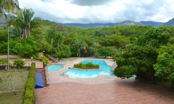 Melgar House | Rainforest neighborhood at Melgar