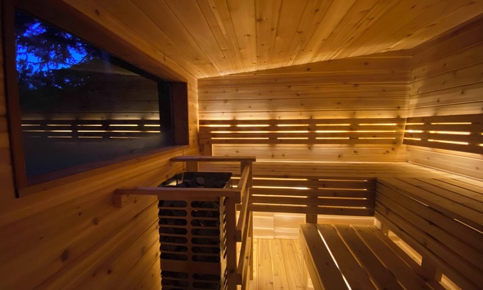 Ucluelet Bed & Breakfast | Rainforest Retreat ~ Sauna, Yoga, Massage, Wellness Tofino/Ucluelet