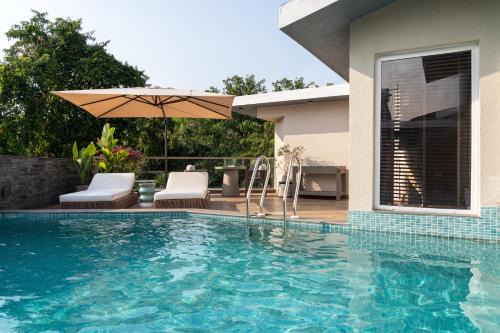 Assagao House | Rainforest Woods, Assagao, Goa - Luxury 4 BR Private Rooftop Pool - V5