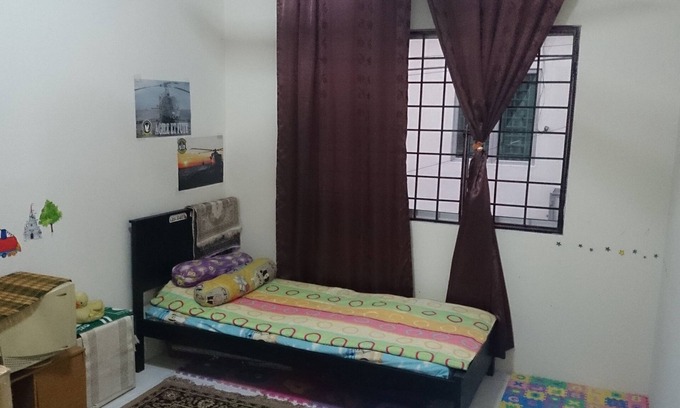 Seri Kembangan House | Raisya Homestay Budget Putrajaya Bangi