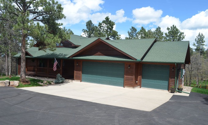Spearfish House | Rally Sturgis For Rent - Beautiful mountain getaway