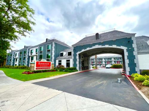 Anaheim Resort Hotel | Ramada by Wyndham Anaheim Convention Center