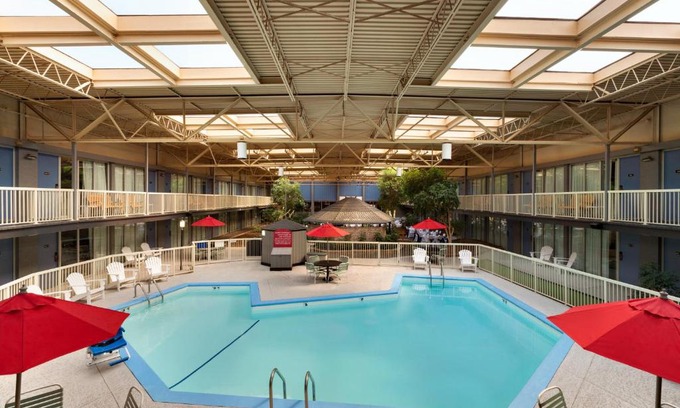 Clarion Hotel | Ramada by Wyndham Clarion