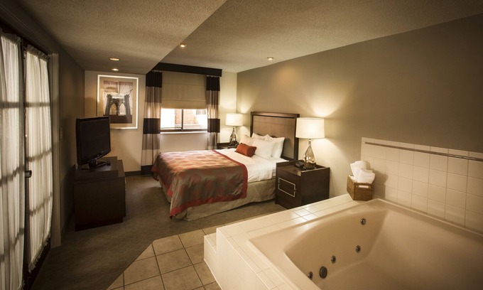 Marquette Hotel | Ramada by Wyndham Marquette
