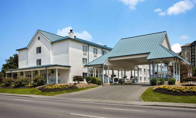 Pigeon Forge Hotel | Ramada by Wyndham Pigeon Forge North