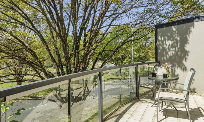 Belconnen Hotel | Ramada Encore by Wyndham Belconnen Canberra