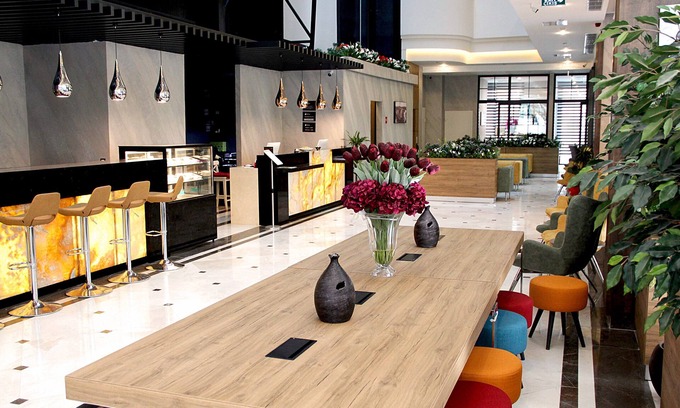 Kucukcekmece Hotel | Ramada Encore By Wyndham Istanbul Basin Express