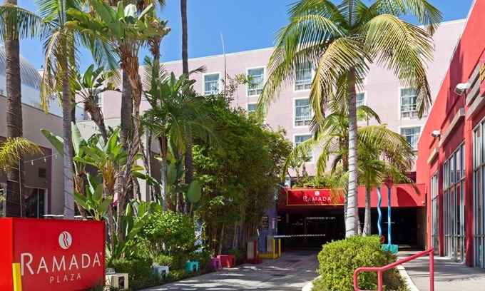 Norma Triangle Hotel | Ramada Plaza by Wyndham West Hollywood Hotel & Suites
