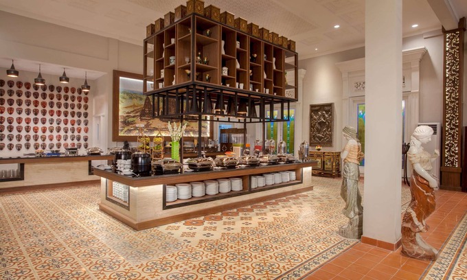 Colomadu Hotel | Ramada Suites by Wyndham Solo
