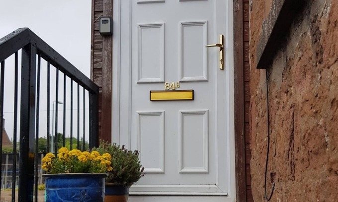 Kirriemuir Apartment | Ramblers Rest. Cosy apartment, perfect base for hillwalkers