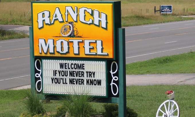 Salem Hotel | Ranch Motel