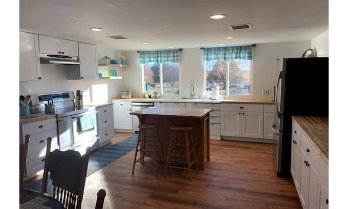 Dewey-Humboldt House | Ranch style country 4 bedroom 2 bath home