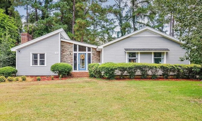 Lillington House | Ranch style home minutes from Campbell University and from Cape Fear Adventures.