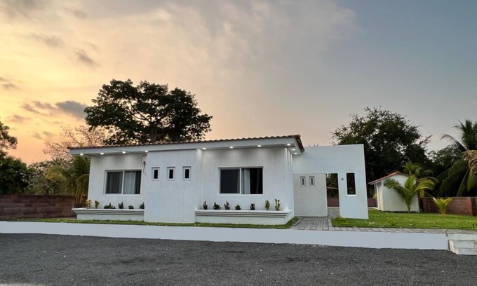 Costa Del Sol Villa | Rancho en Costa del Sol, El Salvador, Villa Callarí
