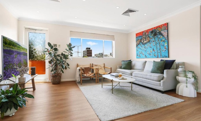 Randwick Apartment | Randwick l 3 Bedroom Apartment + Parking