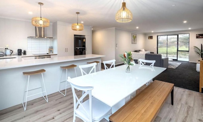 Martinborough House | Rangimarie