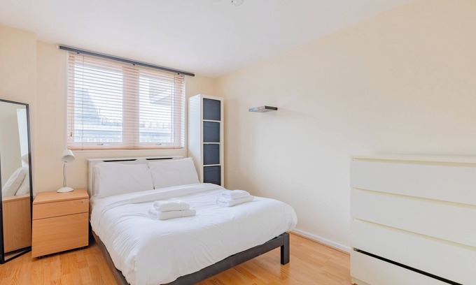 The City of London Apartment | Rare 1BD Flat with Balcony in Chancery Lane