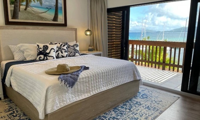 Red Hook Condo | RARE 2 BEDROOM SAPPHIRE BEACH RESORT with Washer/Dryer/Netflix