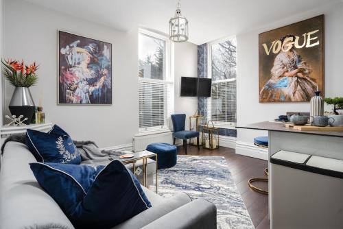 Sefton Park Apartment | Rare Find - Gated 2 bed apt, close to Parks, secure carpark sleeps 4