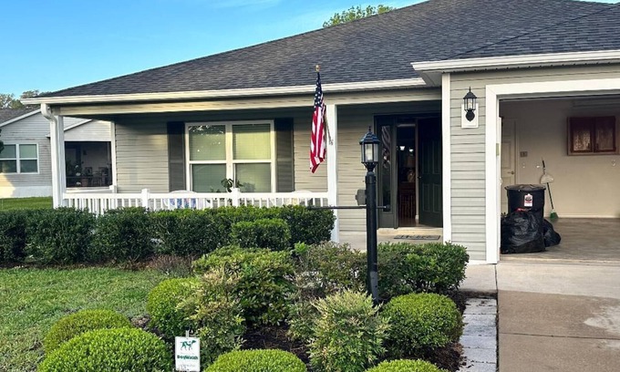 The Villages House | Rare find in Historic Orange Blossom 3/2 with golf cart