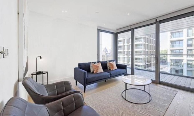 Queenstown Apartment | Rare Find - Luxury Central Apartment