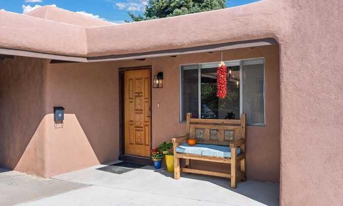 South Capitol House | Rare Gem in Santa Fe 2-bedroom, with AC, Wi-Fi