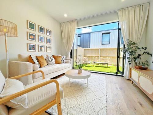 Grey Lynn House | Rare Retreat Stylish 2BR Townhouse vs AC & Parking